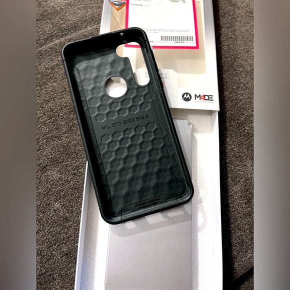 UAG Scout Series heavy duty phone case for Motorola Moto G Stylus - Picture 3 of 3